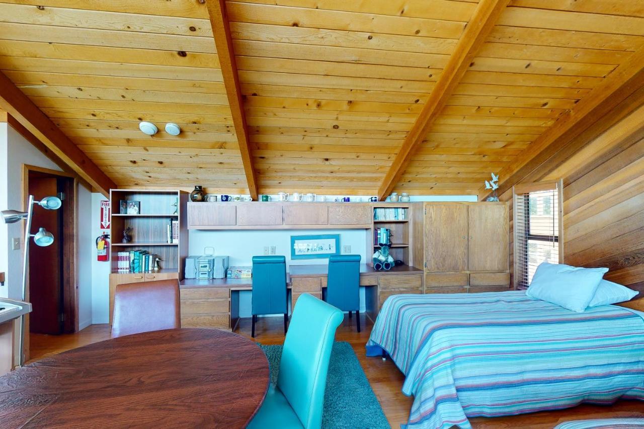 Holiday home Peters Lakefront Bass Lake